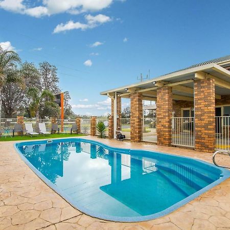 Hybiscus Waterfront Apartments Lakes Entrance Bagian luar foto